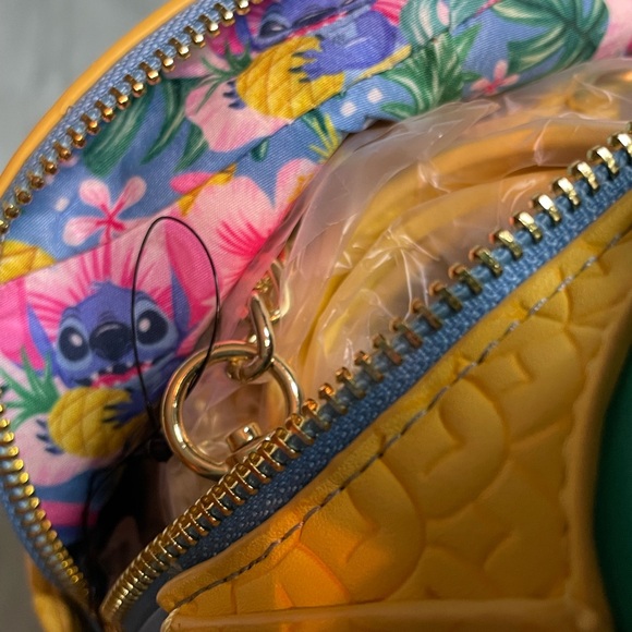SOLD - Stitch Shoppe by Loungefly x Disney Stitch Pineapple Crossbody with Pin - Picture 5 of 6